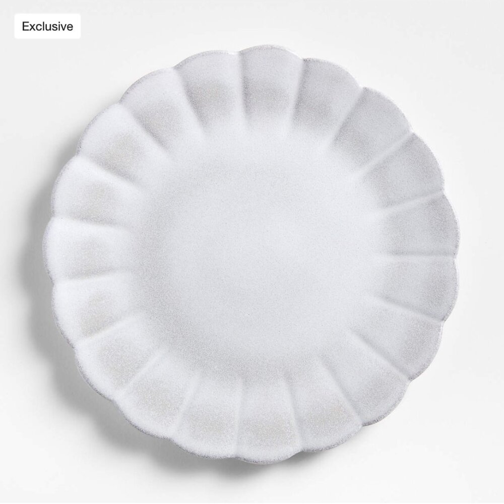 Set of 4 Crate & Barrel Cielo Scallop White Terracotta Dinner Plates